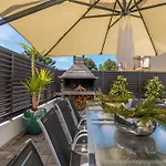 Apartment Ledenko Private Pool & Jacuzzi *
