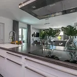Ledenko Private Pool & Jacuzzi Apartment *