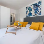 Ledenko Private Pool & Jacuzzi Apartment Biograd Na Moru