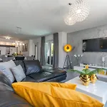 Apartment Ledenko Private Pool & Jacuzzi