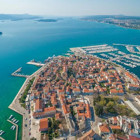 Appartamento House With Pool Ledenko