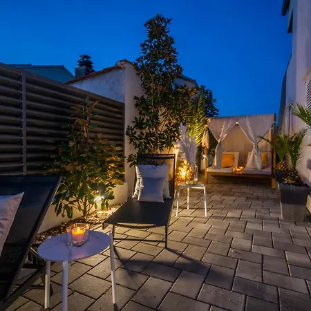 House With Pool Ledenko Biograd Na Moru