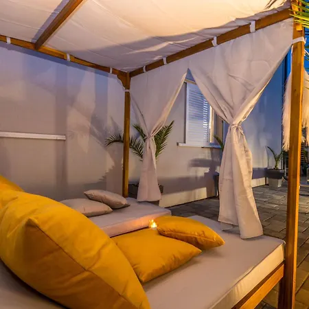 Apartamento Ledenko Private Pool & Jacuzzi *
