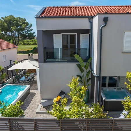 Appartement Luxury Villa Ledenko Private Pool Jacuzzi Garden