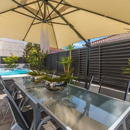 House With Pool Ledenko Biograd Na Moru