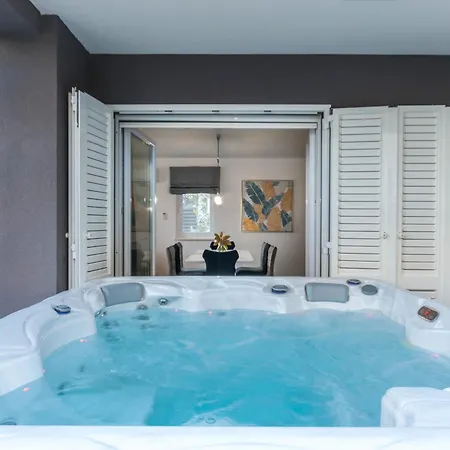 Ledenko Private Pool & Jacuzzi * Biograd Na Moru
