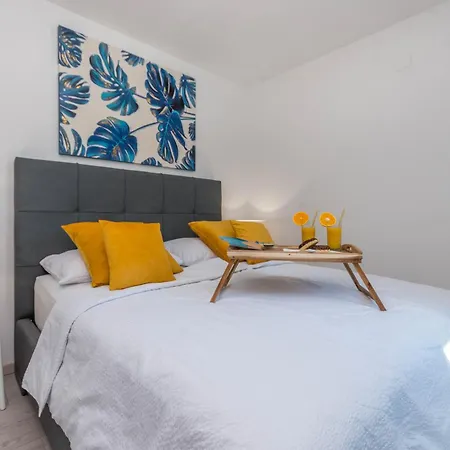 Ledenko Private Pool & Jacuzzi Apartamento *