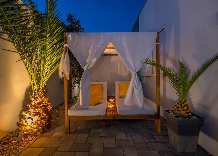 Luxury Villa Ledenko Private Pool Jacuzzi Garden