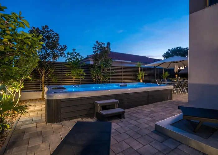 Luxury Villa Ledenko Private Pool Jacuzzi Garden