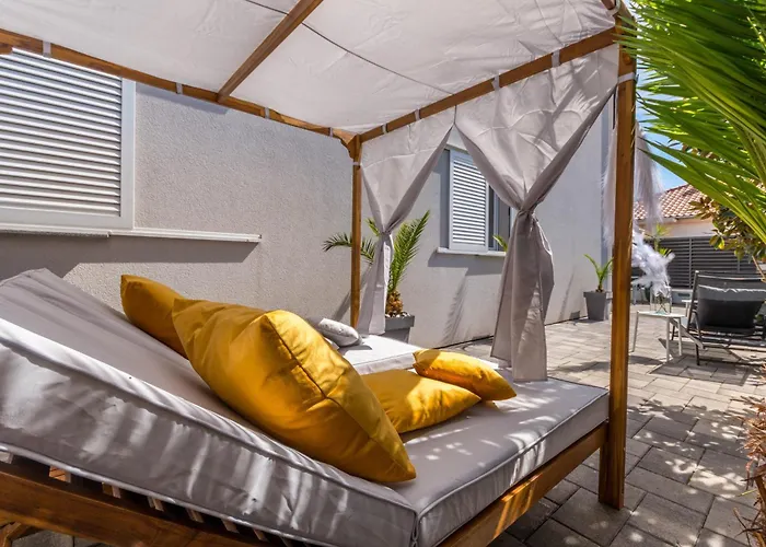Luxury Villa Ledenko Private Pool Jacuzzi Garden