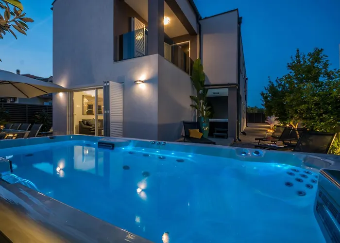 Appartement Luxury Villa Ledenko Private Pool Jacuzzi Garden Biograd Na Moru