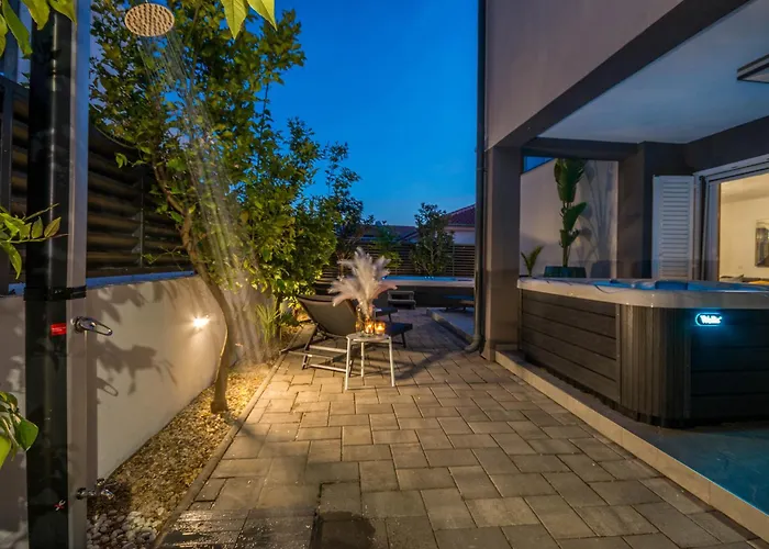 Appartement Luxury Villa Ledenko Private Pool Jacuzzi Garden *