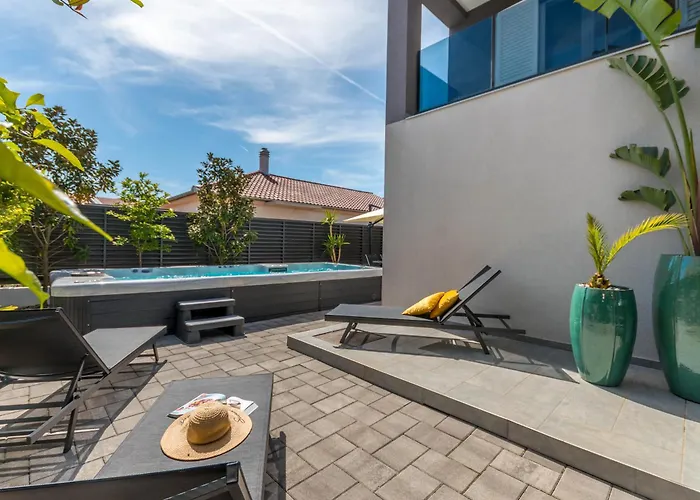 Appartement Luxury Villa Ledenko Private Pool Jacuzzi Garden Biograd Na Moru
