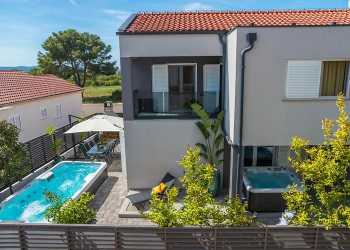 Appartement Luxury Villa Ledenko Private Pool Jacuzzi Garden