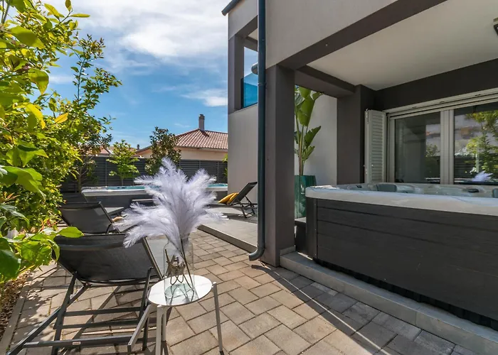 Appartement Luxury Villa Ledenko Private Pool Jacuzzi Garden