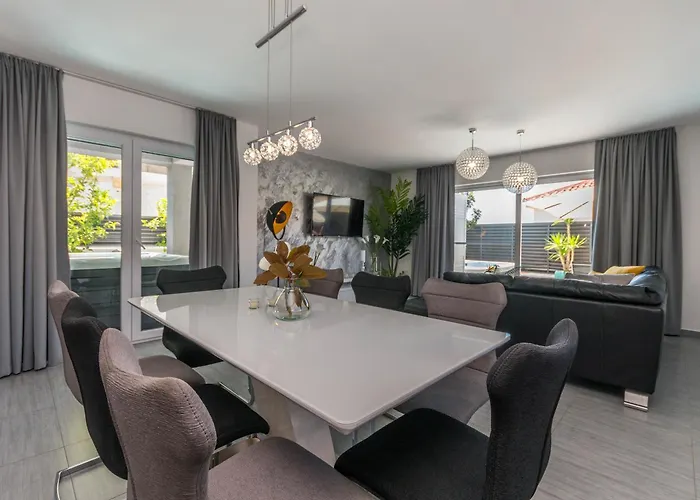Appartement Luxury Villa Ledenko Private Pool Jacuzzi Garden