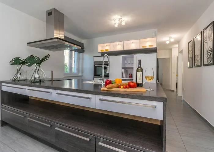 Appartement Luxury Villa Ledenko Private Pool Jacuzzi Garden *
