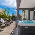Ledenko Holiday Home Private Pool & Jacuzzi