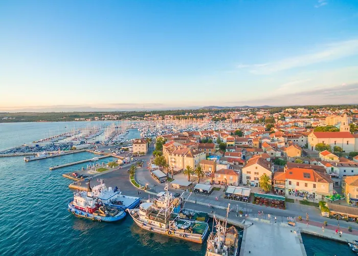 아파트 House With Pool Ledenko