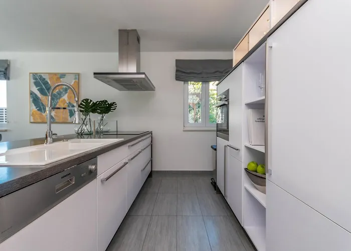 House With Pool Ledenko 아파트 비오그라드나모루