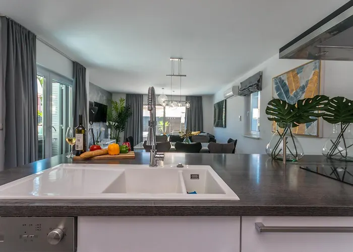 Luxury Ledenko Private Pool Jacuzzi Garden * Biograd na Moru