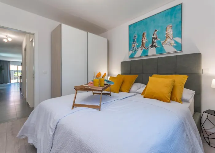 아파트 House With Pool Ledenko 비오그라드나모루